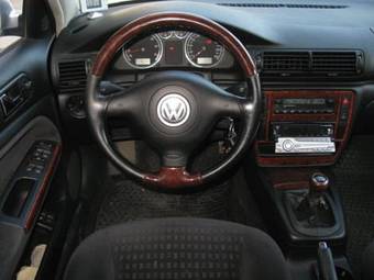 2003 Volkswagen Passat Pictures