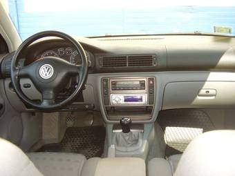 2003 Volkswagen Passat Photos