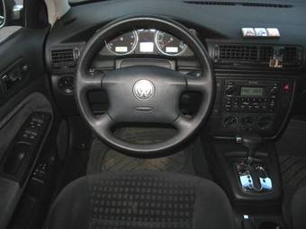 2003 Volkswagen Passat Pics