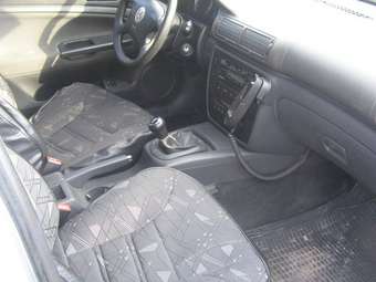 2004 Volkswagen Passat Images