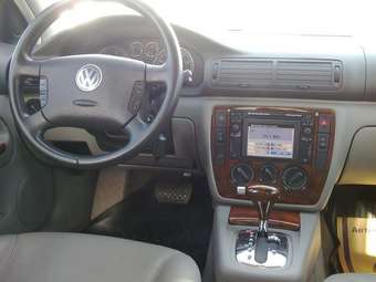 2004 Volkswagen Passat Pics