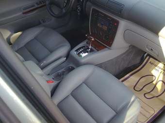 2004 Volkswagen Passat Photos