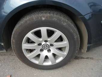 2004 Volkswagen Passat Photos