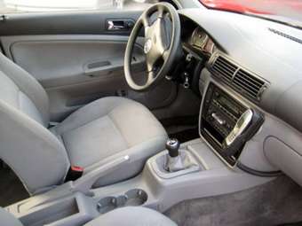 2004 Volkswagen Passat Photos