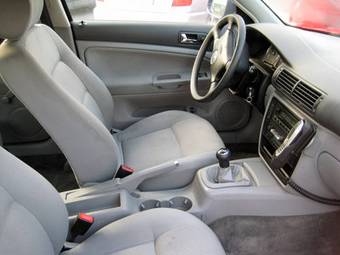 2004 Volkswagen Passat Pictures