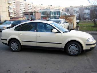 2004 Volkswagen Passat Photos