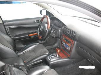 2004 Volkswagen Passat Images