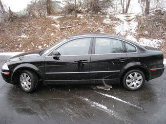 2004 Volkswagen Passat Photos