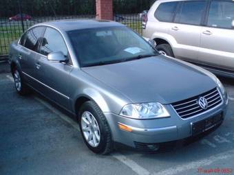 2004 Volkswagen Passat Photos