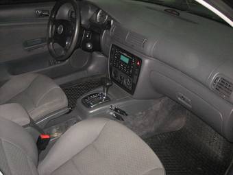 2004 Volkswagen Passat Pics