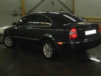 2004 Volkswagen Passat Photos