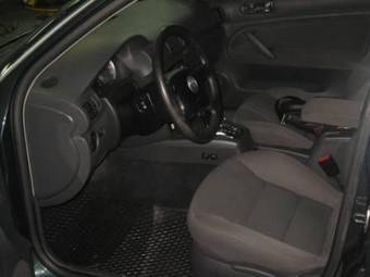 2004 Volkswagen Passat Photos