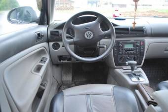 2004 Volkswagen Passat Wallpapers