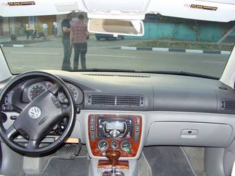 2004 Volkswagen Passat Photos
