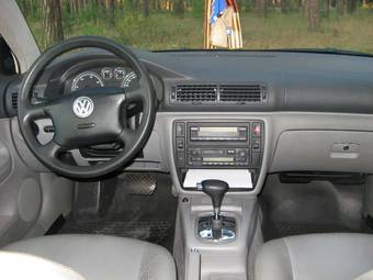 2004 Volkswagen Passat Photos