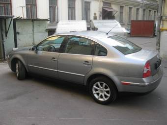 2004 Volkswagen Passat Photos