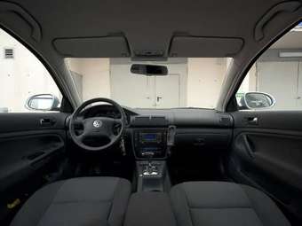 2005 Volkswagen Passat Images