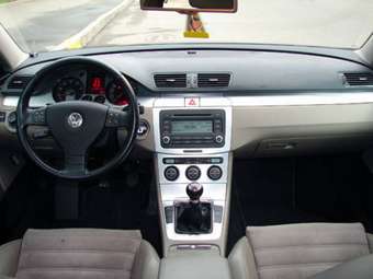 2005 Volkswagen Passat Pictures