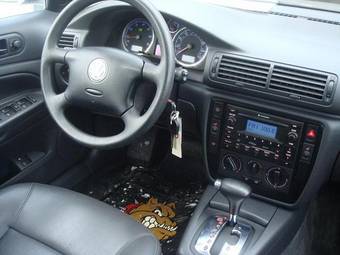 2005 Volkswagen Passat Photos