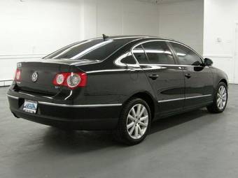 2005 Volkswagen Passat Photos