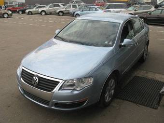 2005 Volkswagen Passat Photos