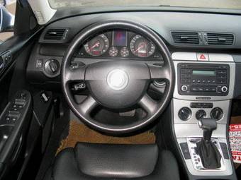 2005 Volkswagen Passat Photos
