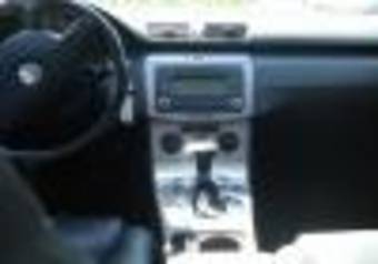 2005 Volkswagen Passat Photos