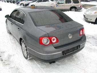 2005 Volkswagen Passat Pictures