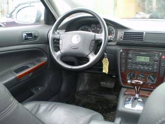 2005 Volkswagen Passat Images