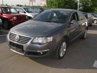 2005 Volkswagen Passat Photos