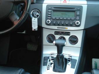 2005 Volkswagen Passat Pictures