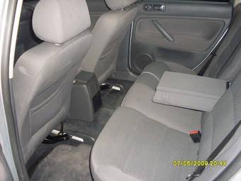 2005 Volkswagen Passat Images