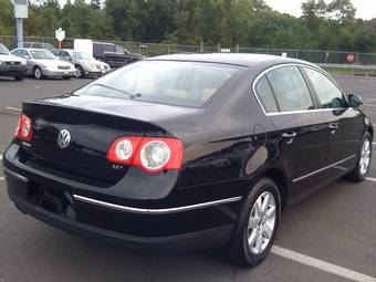 2005 Volkswagen Passat Photos