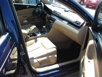 2005 Volkswagen Passat Photos