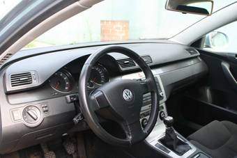 2005 Volkswagen Passat Photos
