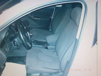 2005 Volkswagen Passat Pictures