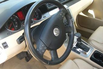 2005 Volkswagen Passat Pictures