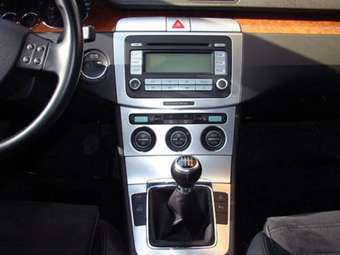 2007 Volkswagen Passat Photos