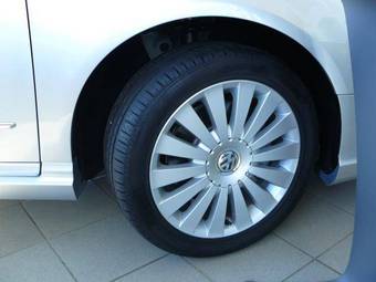 2008 Volkswagen Passat Photos