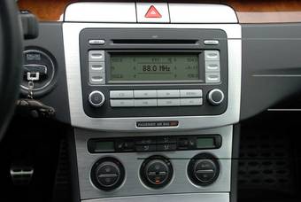 2008 Volkswagen Passat Photos