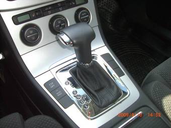 2008 Volkswagen Passat Photos