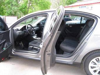 2008 Volkswagen Passat Photos