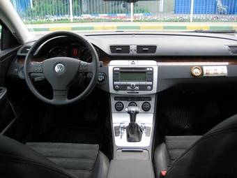 2009 Volkswagen Passat Pictures