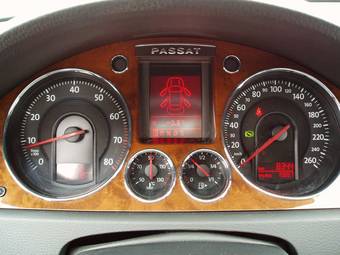 2009 Volkswagen Passat Photos