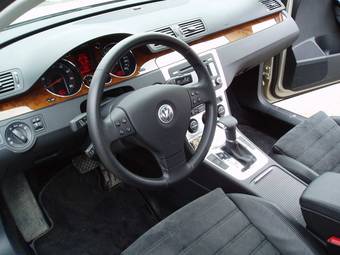 2009 Volkswagen Passat Photos