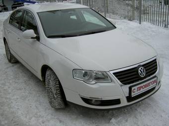 2010 Volkswagen Passat Pictures