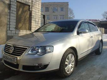 2010 Volkswagen Passat Photos