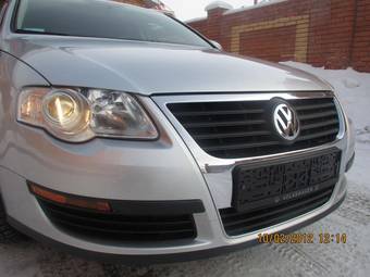 2010 Volkswagen Passat Images