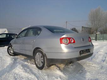 2010 Volkswagen Passat Photos