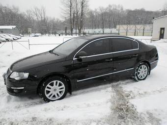 2010 Volkswagen Passat Photos